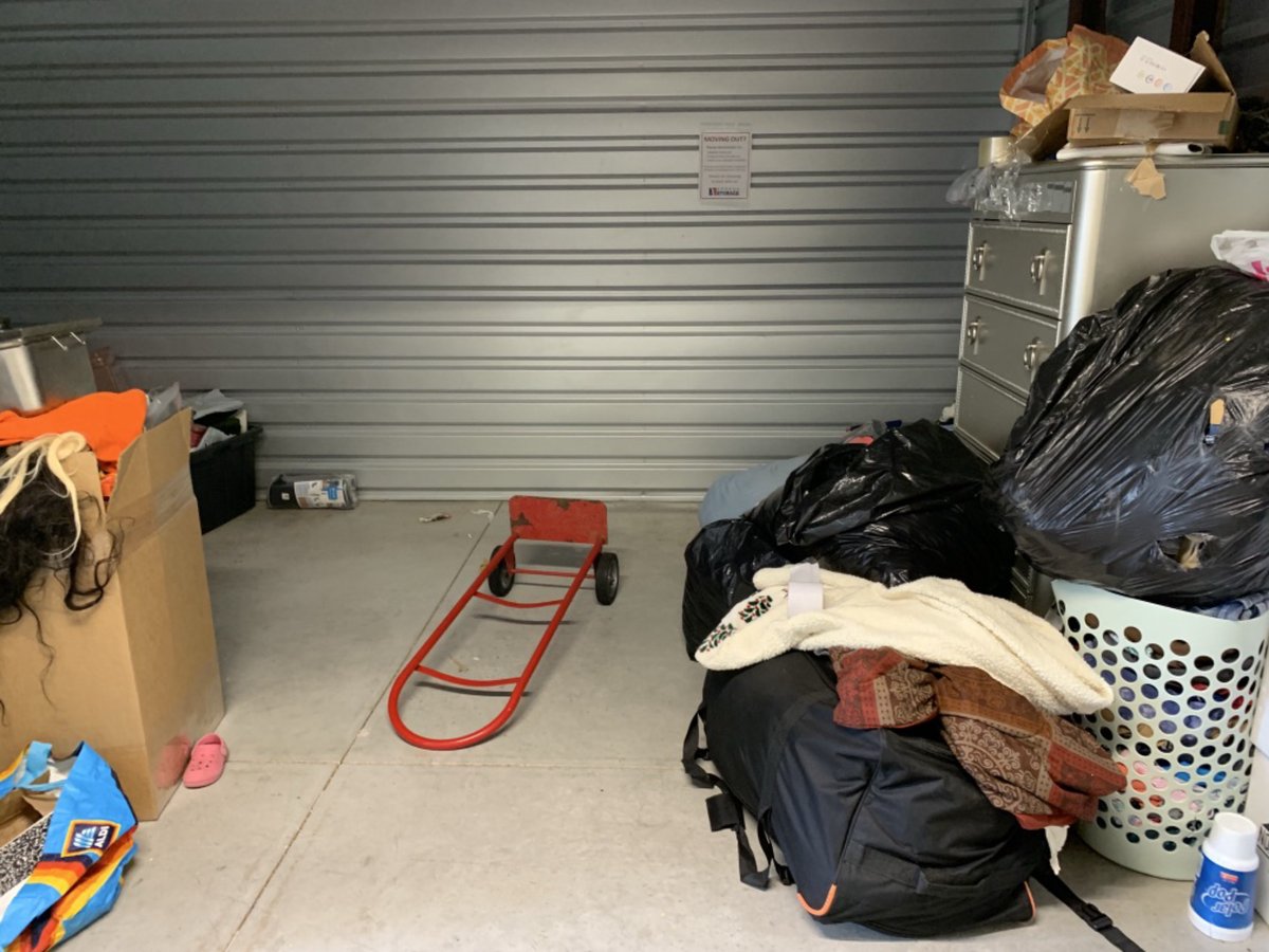 10 x 20 storage unit in Bradenton, FL