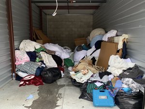 10 x 20 storage unit in Bradenton, FL