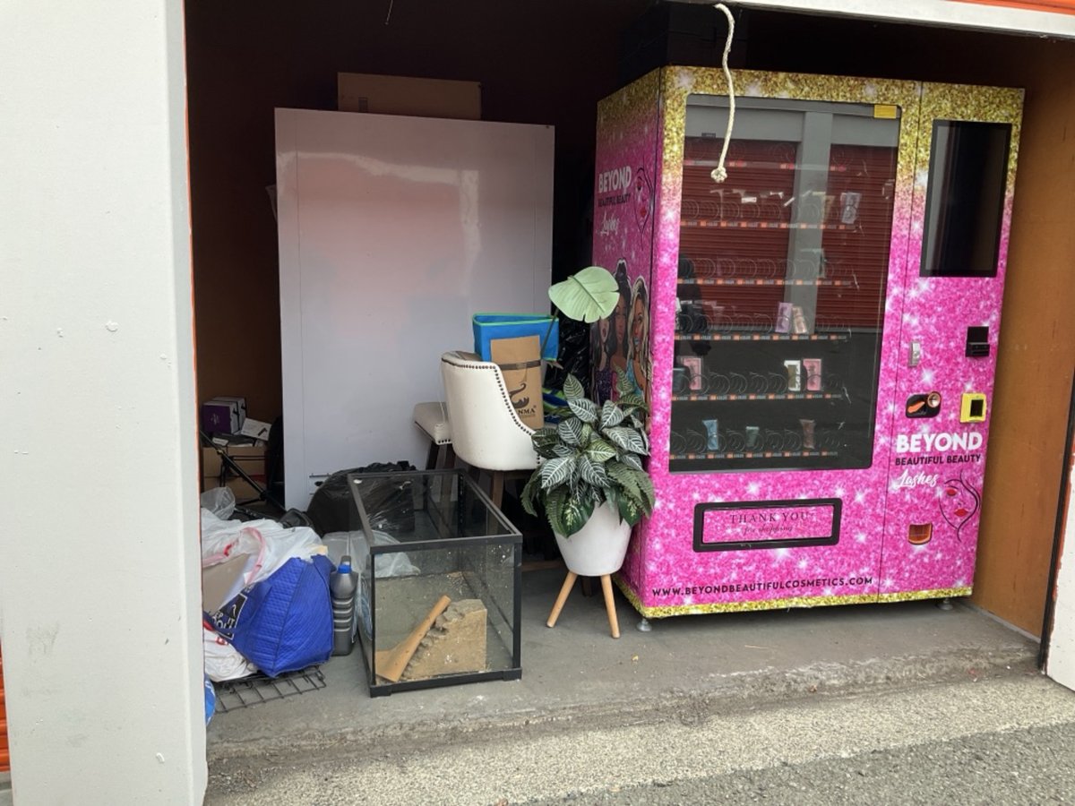 10 x 10 storage unit in Vallejo, CA