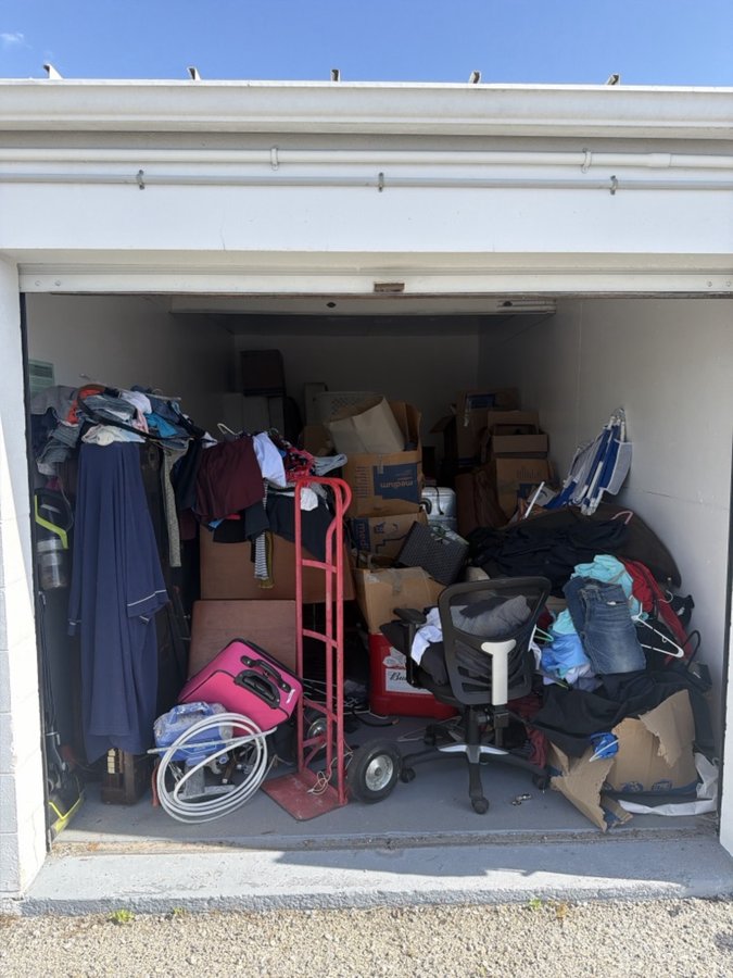 10 x 20 storage unit in Bradenton, FL