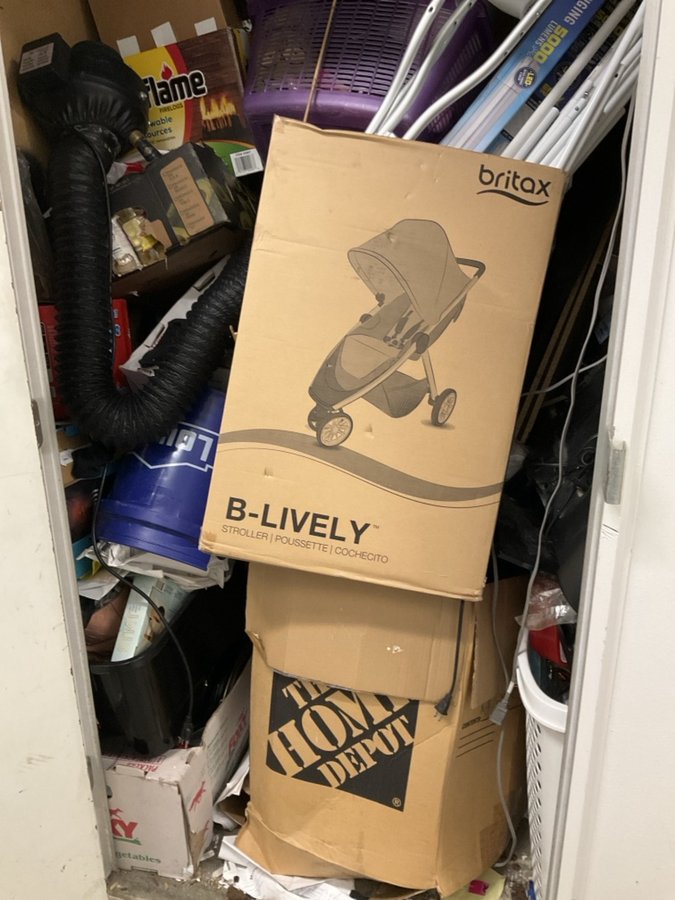 5 x 5 storage unit in Vallejo, CA