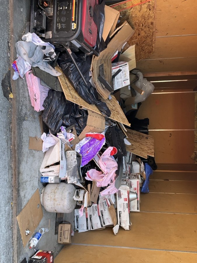 10 x 30 storage unit in Vallejo, CA