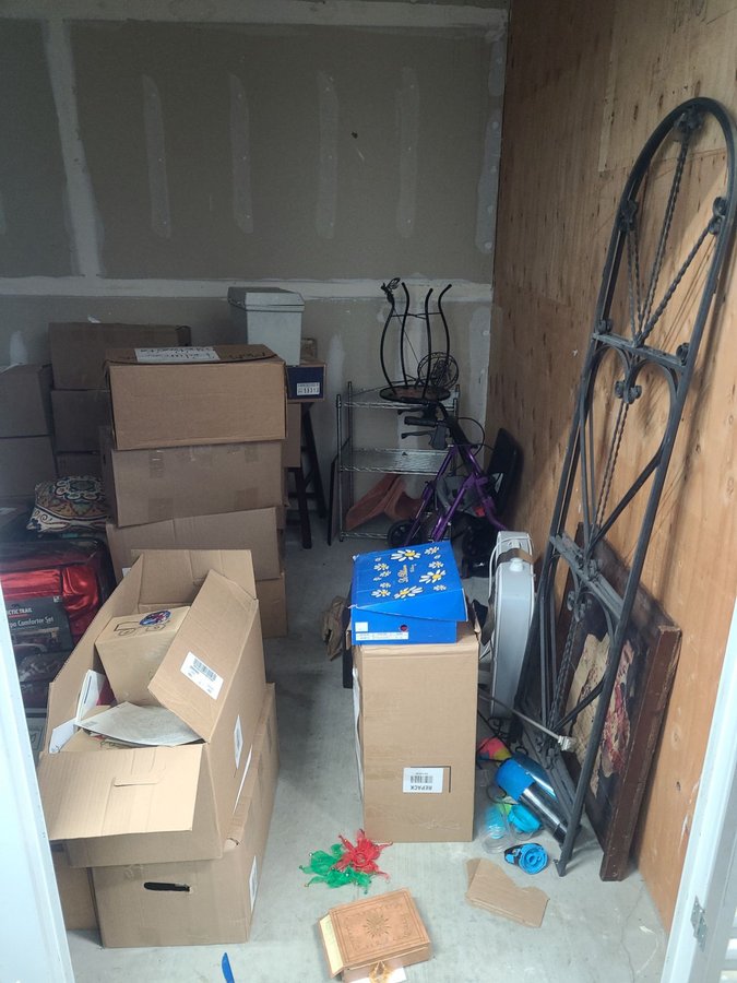 10 x 10 storage unit in Troutdale, OR