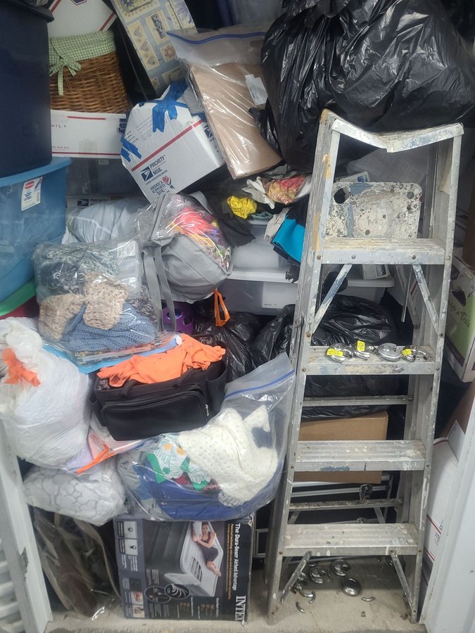 10 x 10 storage unit in Troutdale, OR