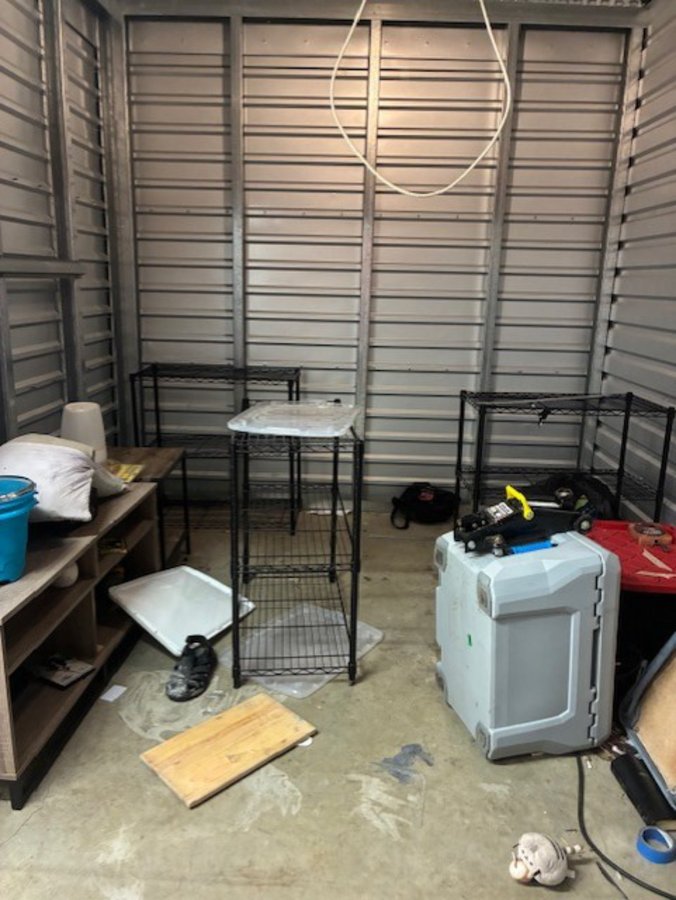 10 x 10 storage unit in Vancouver, WA
