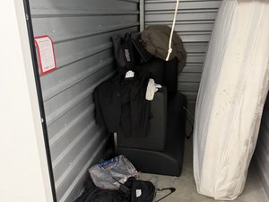 5 x 10 storage unit in West Palm Beach, FL