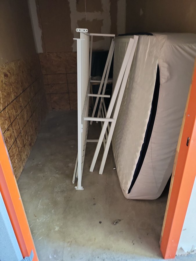 6 x 10 storage unit in Houston, TX