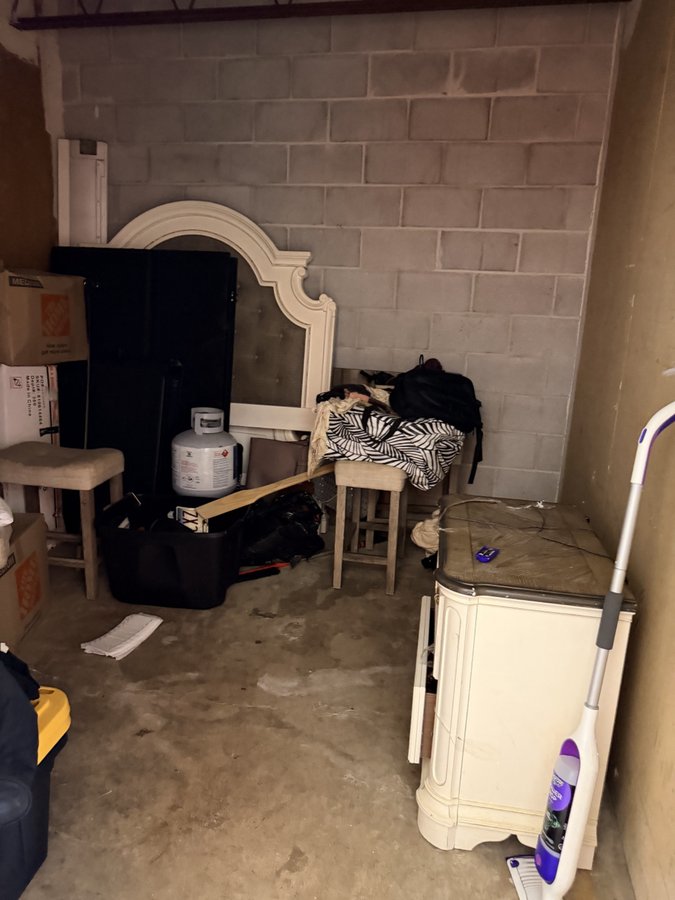 10 x 10 storage unit in Houston, TX