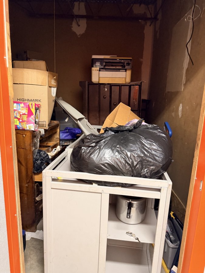10 x 10 storage unit in Houston, TX