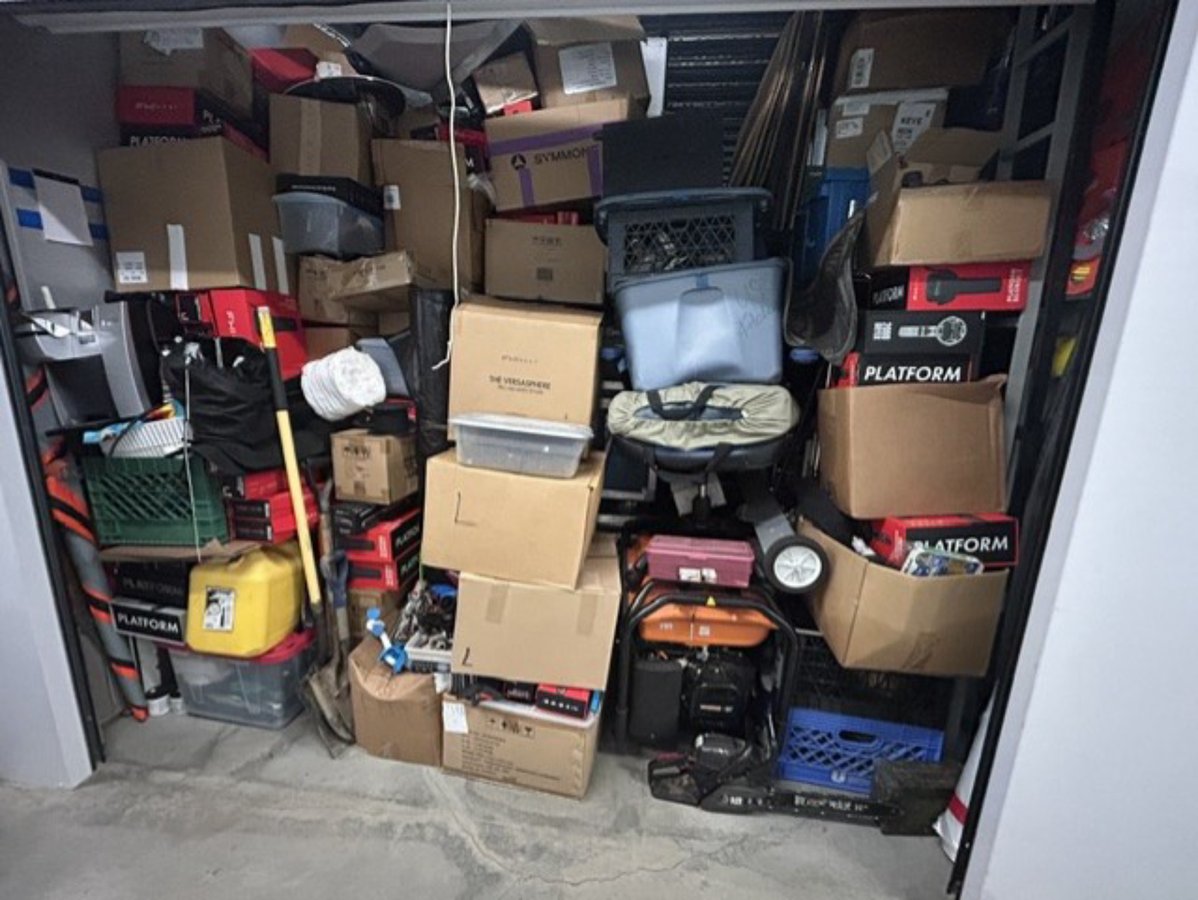 10 x 20 storage unit in Simi Valley, CA