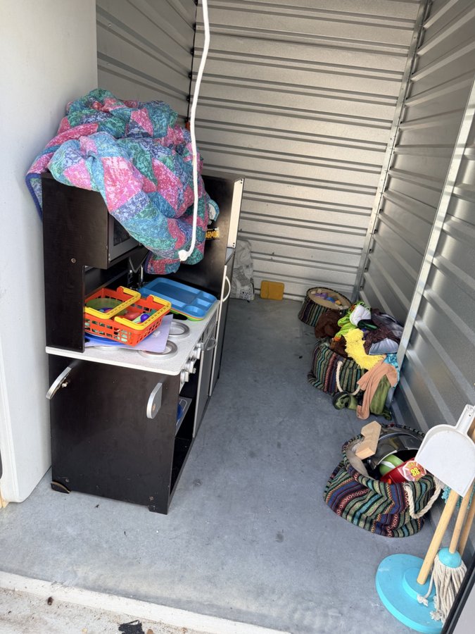 5 x 10 storage unit in Houston, TX