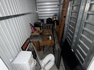 5 x 10 storage unit in Burbank, CA