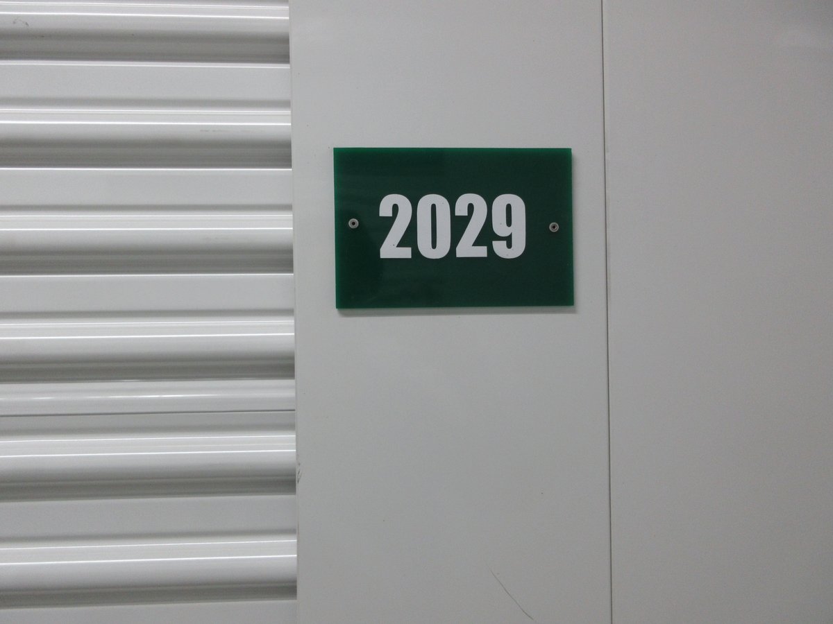 10 x 10 storage unit in Farmington Hills, MI