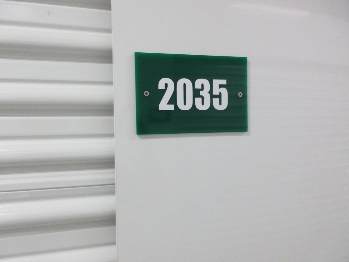 10 x 15 storage unit in Farmington Hills, MI