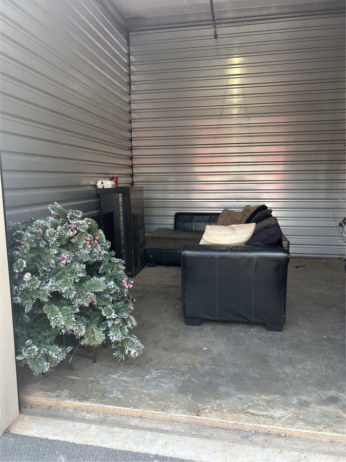 12 x 15 storage unit in Kapolei, HI