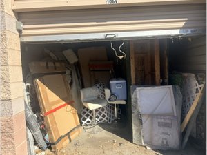 10 x 16 storage unit in Simi Valley, CA