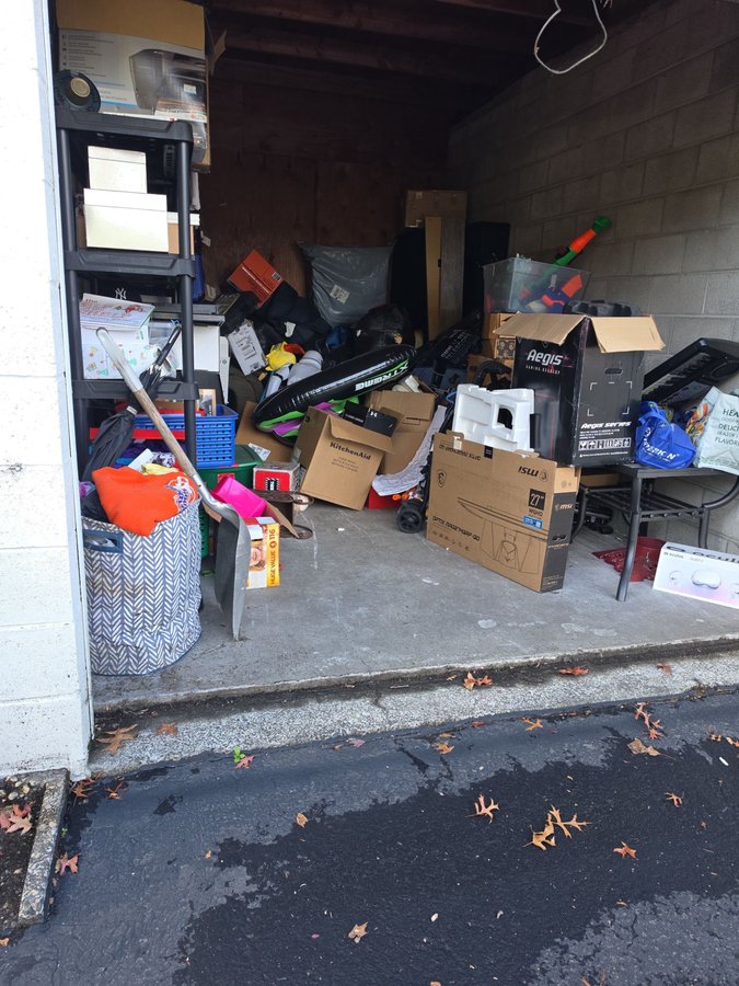 10 x 15 storage unit in Beaverton, OR