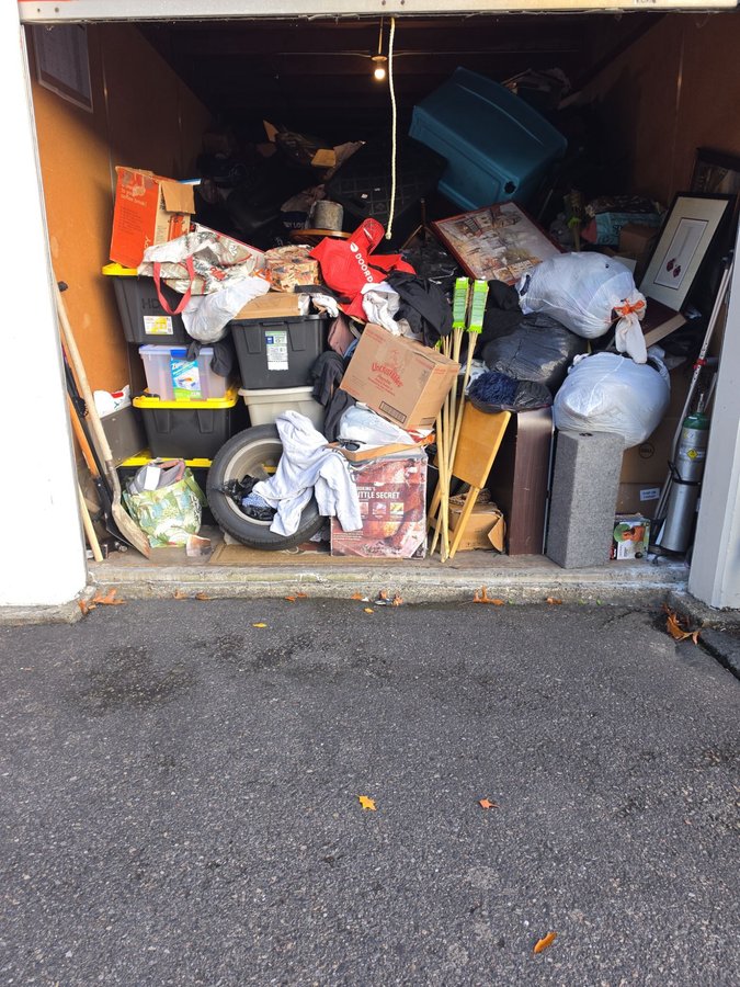 10 x 20 storage unit in Beaverton, OR