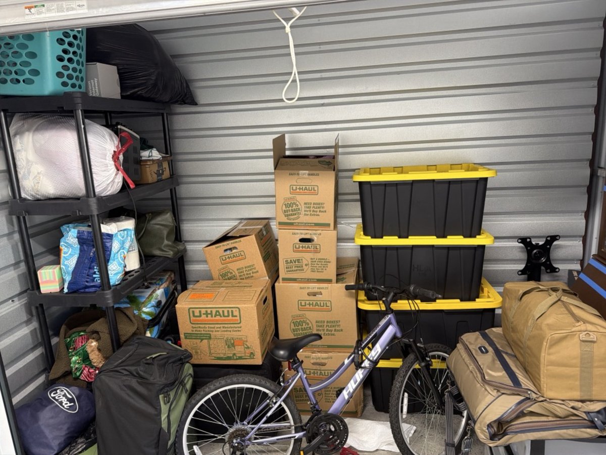 10 x 5 storage unit in Louisville, KY