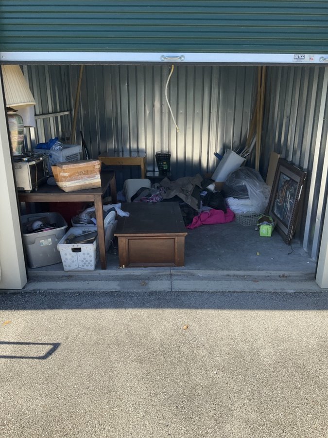 10 x 10 storage unit in Louisville, KY