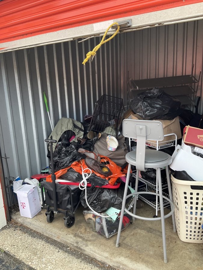 10 x 10 storage unit in Louisville, KY