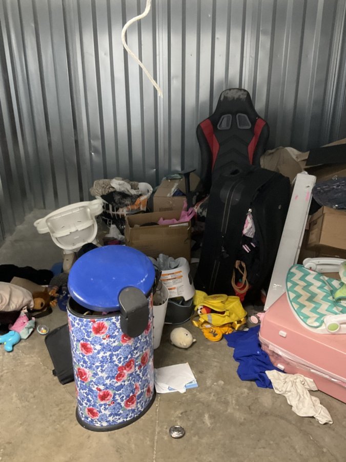 10 x 10 storage unit in Louisville, KY