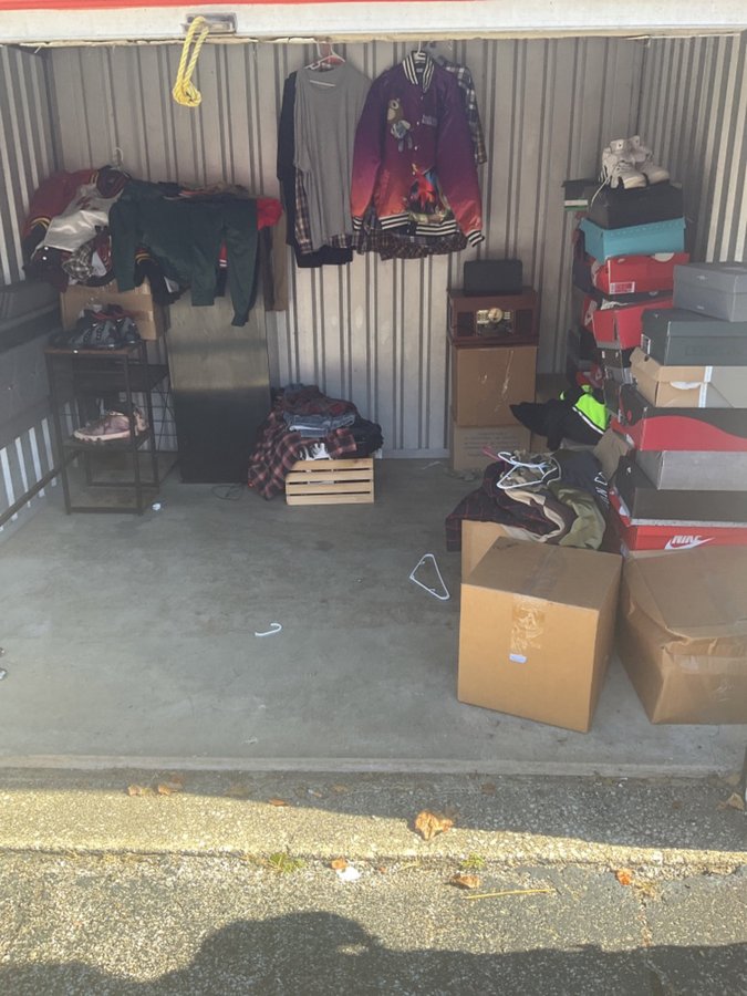 10 x 10 storage unit in Louisville, KY
