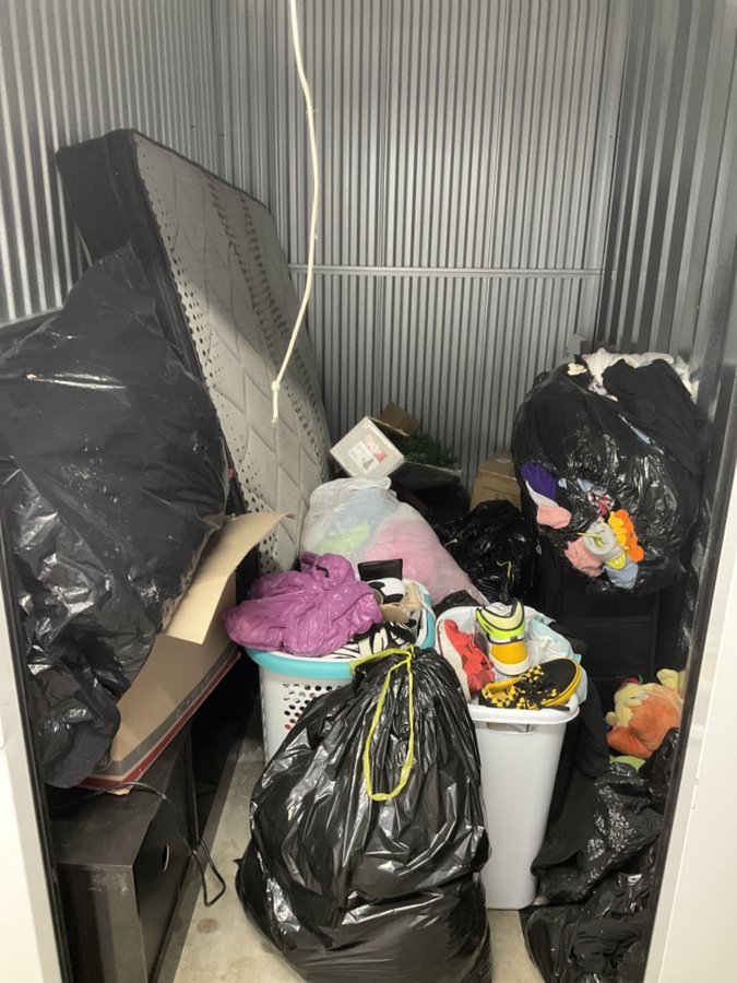 6 x 10 storage unit in Louisville, KY