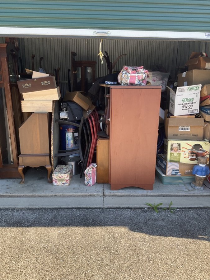 12 x 10 storage unit in Louisville, KY