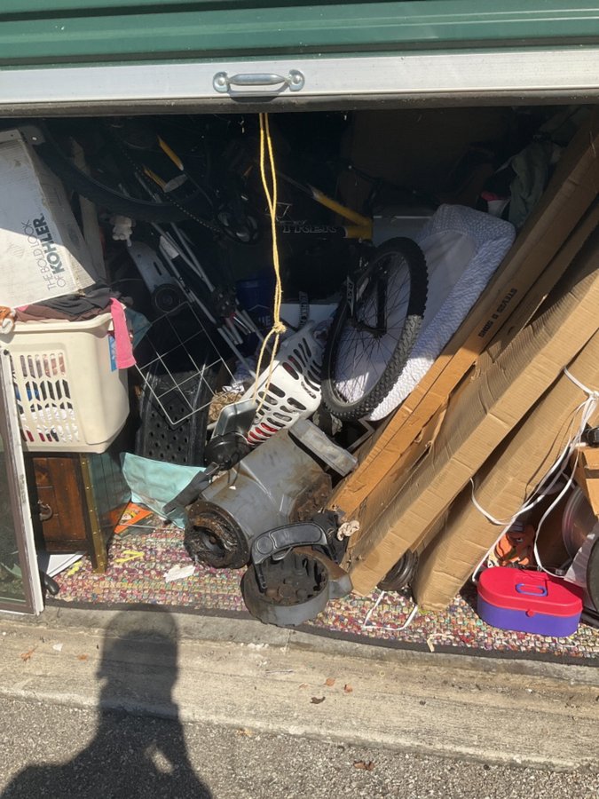 10 x 20 storage unit in Louisville, KY