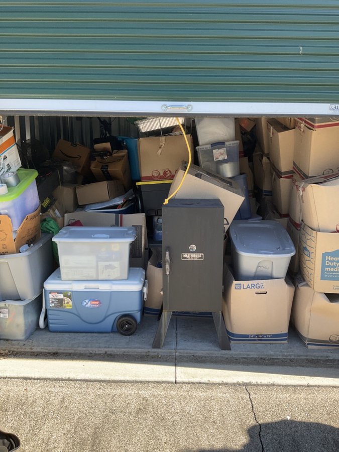 10 x 10 storage unit in Louisville, KY
