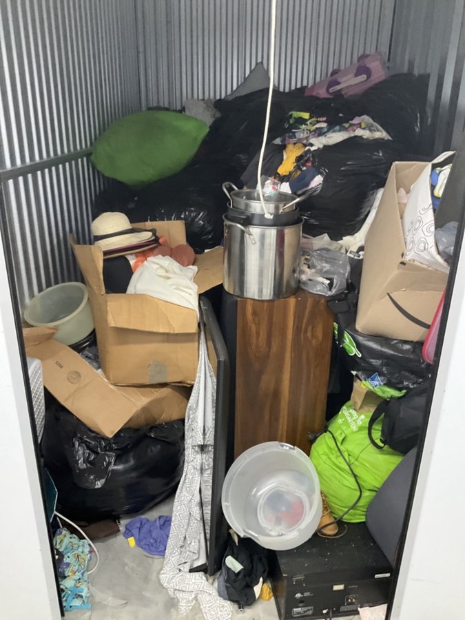 6 x 10 storage unit in Louisville, KY