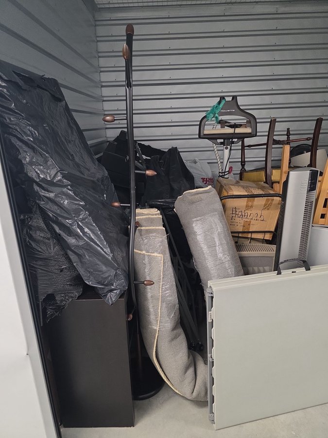 10 x 10 storage unit in Cary, NC