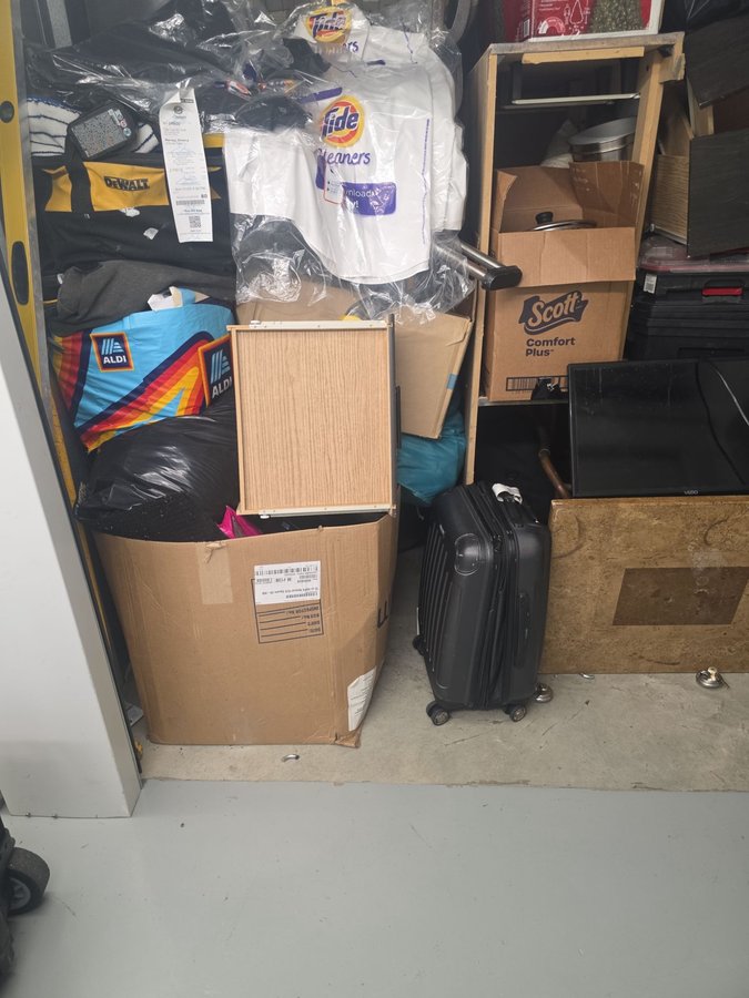 10 x 10 storage unit in Apex, NC