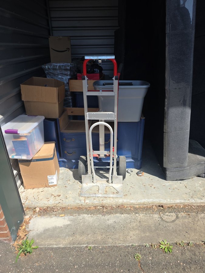 10 x 10 storage unit in Cary, NC