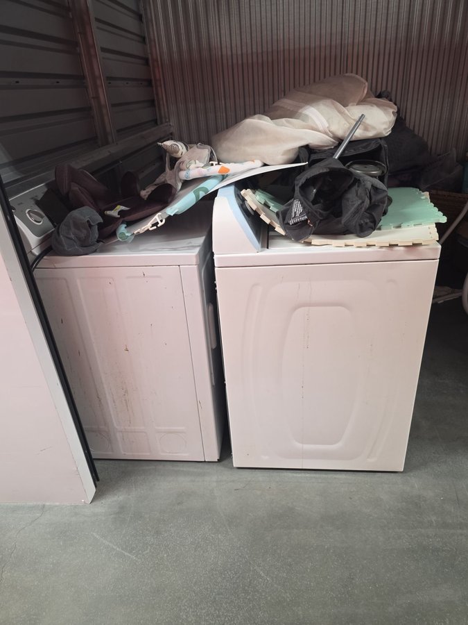 10 x 10 storage unit in Holly Springs, NC