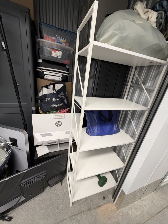 5 x 10 storage unit in Stamford, CT