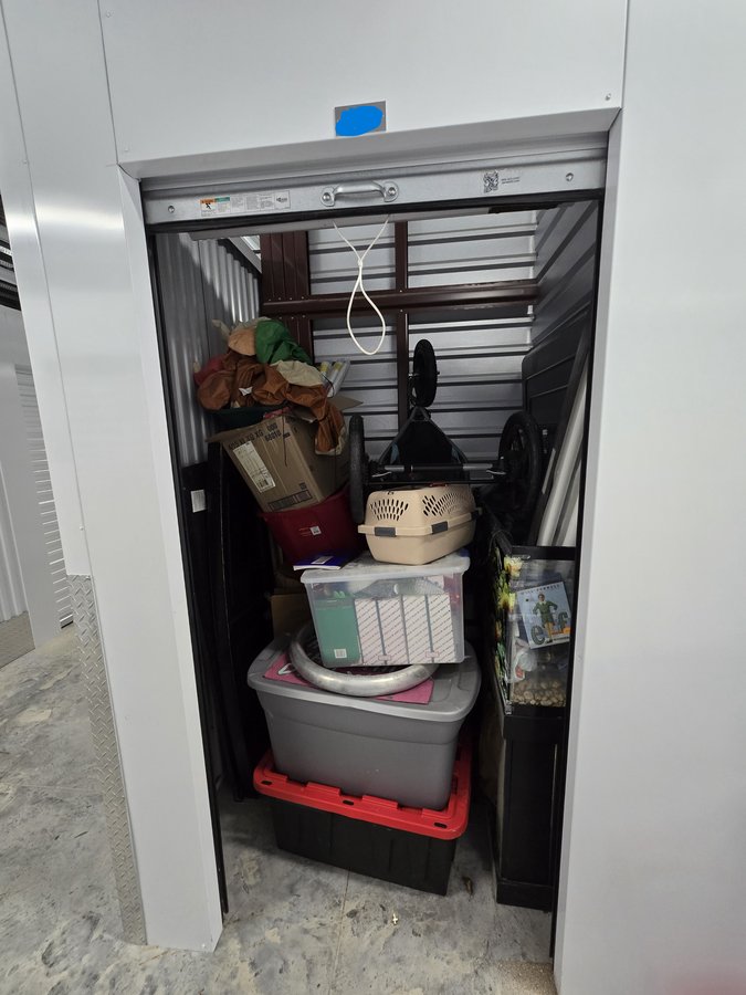 5 x 5 storage unit in Gainesville, FL