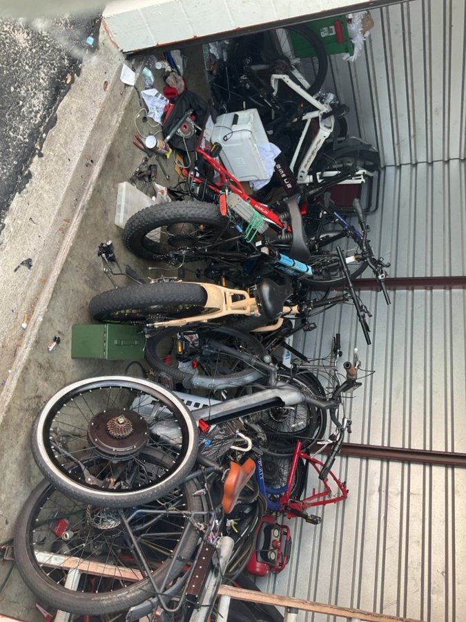 10 x 15 storage unit in Sarasota, FL