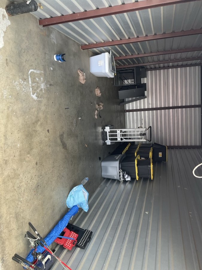 10 x 25 storage unit in Sarasota, FL