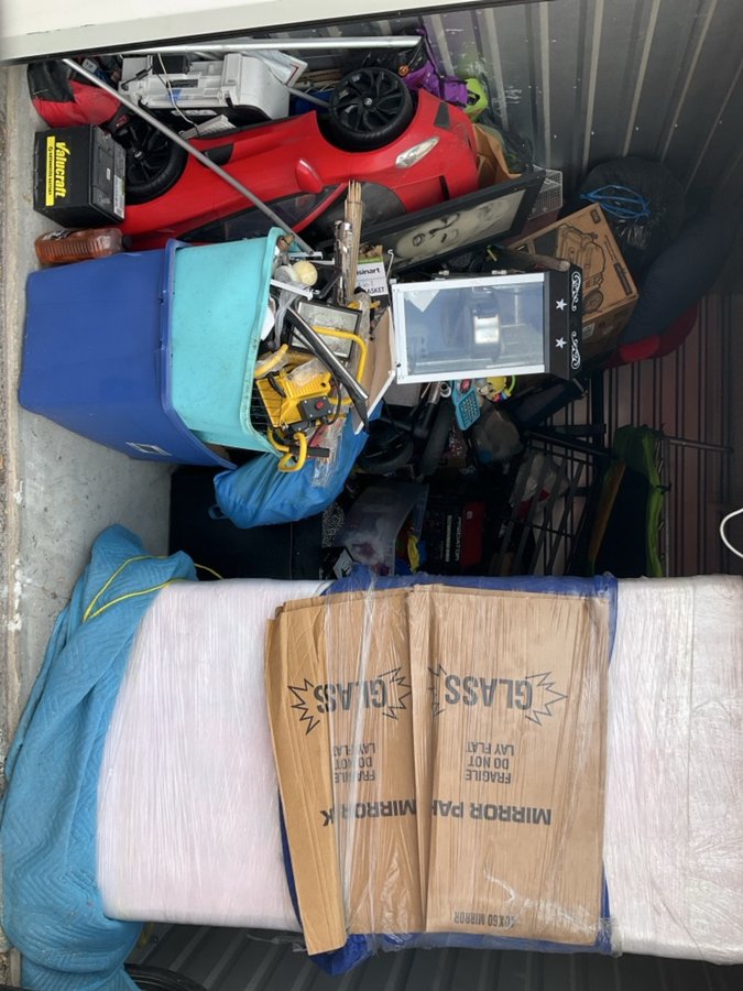 10 x 15 storage unit in Sarasota, FL