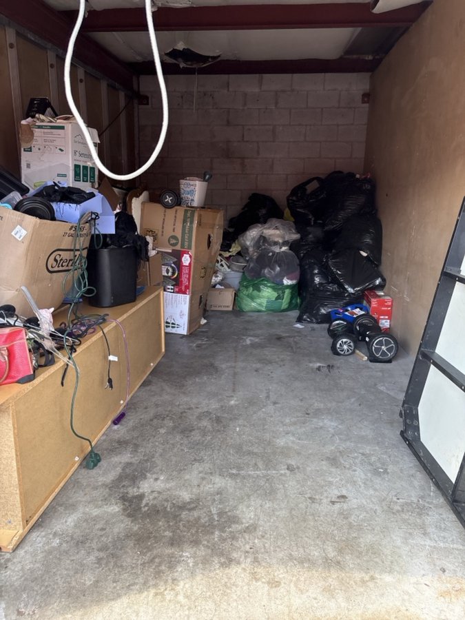 10 x 20 storage unit in East Hazel Crest, IL