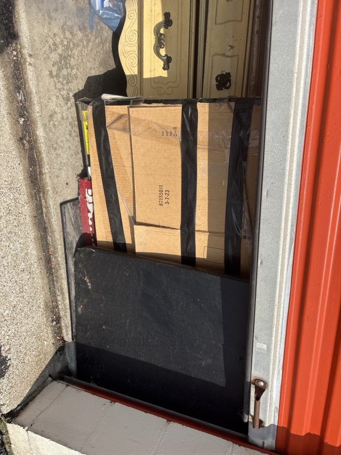 10 x 10 storage unit in Calumet City, IL