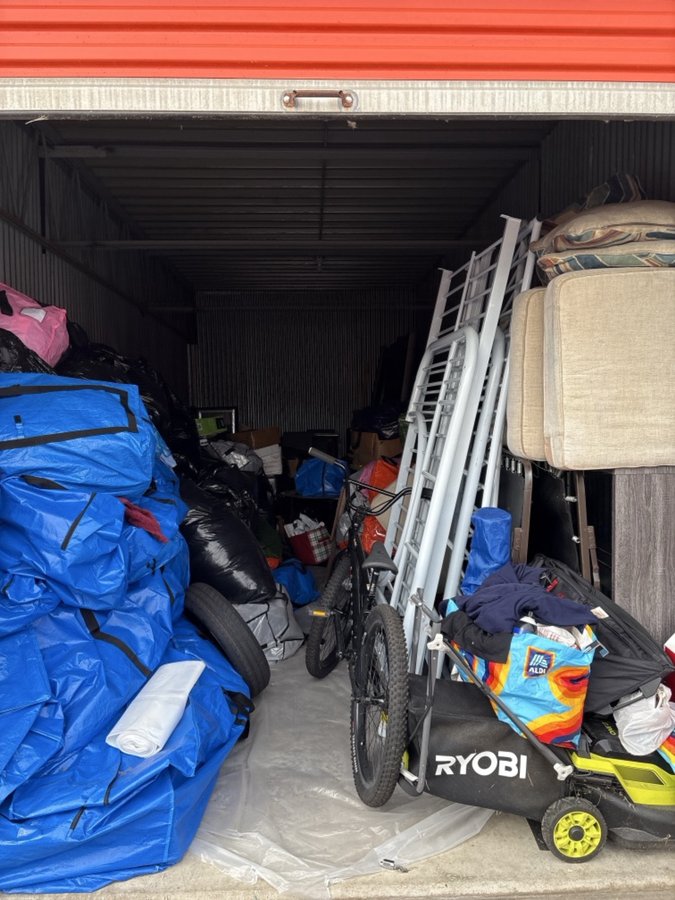 10 x 25 storage unit in Calumet City, IL