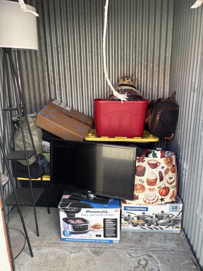 5 x 5 storage unit in Calumet City, IL