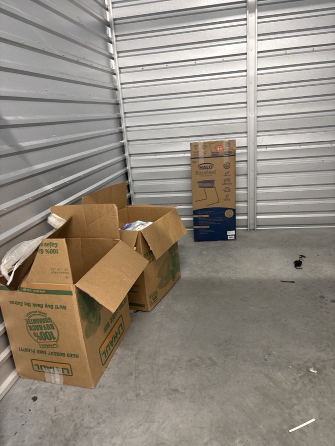 10 x 10 storage unit in Posen, IL