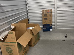10 x 10 storage unit in Posen, IL