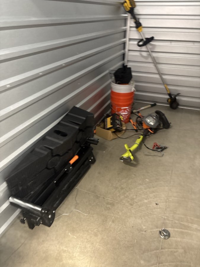5 x 10 storage unit in Posen, IL