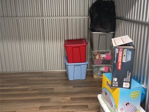 10 x 8 storage unit in Flint, MI