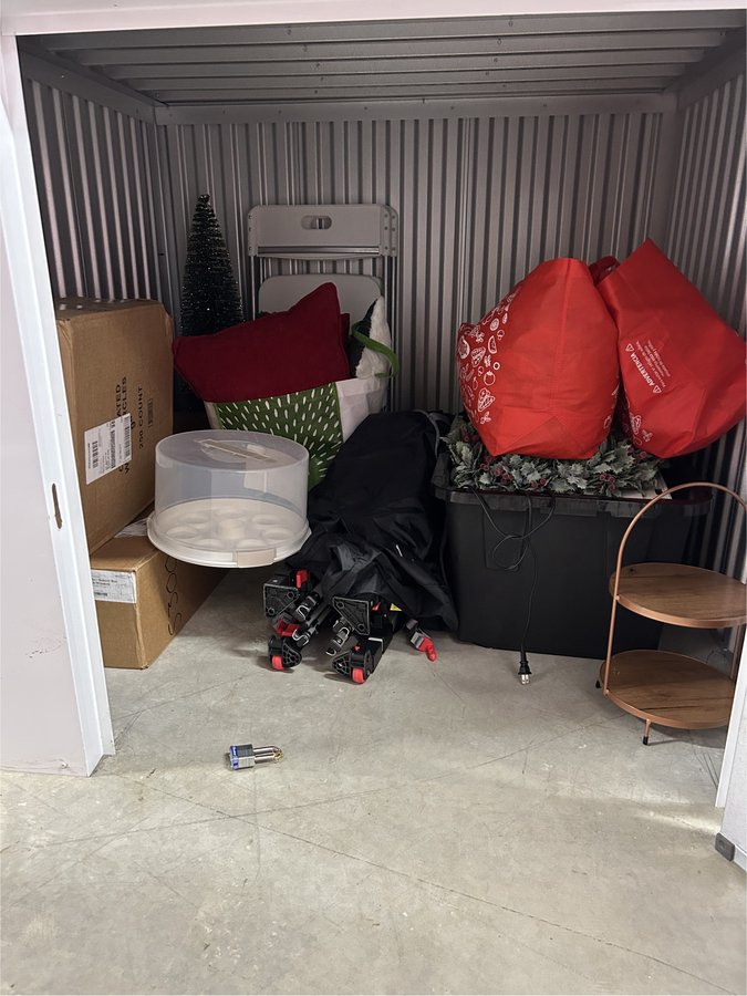 5 x 5 storage unit in Gaithersburg, MD